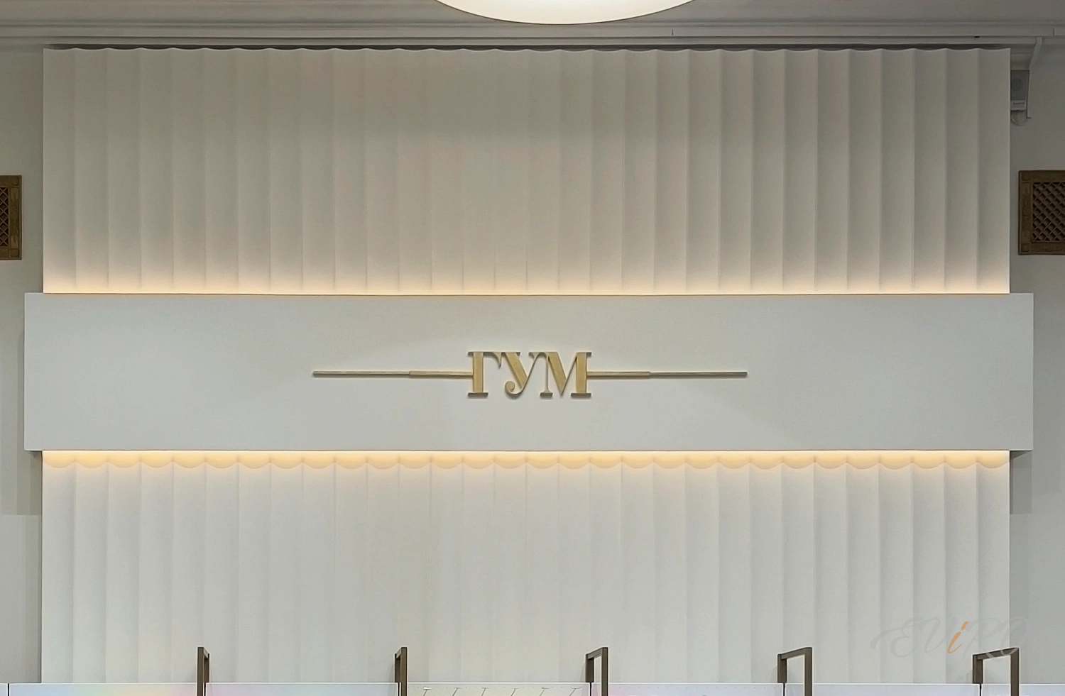 ГУМ: Afina — гипсовая реечная 3D панель для декора интерьера с плавным коннелюрным рельефом